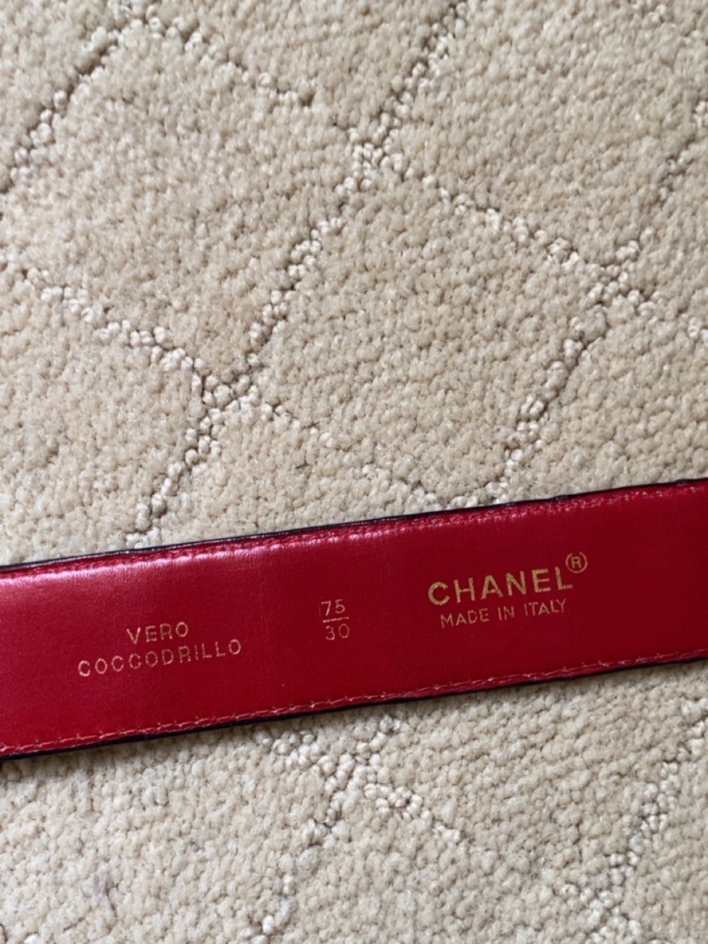 Red Chanel Crocodile Belt - Picture 5 of 7